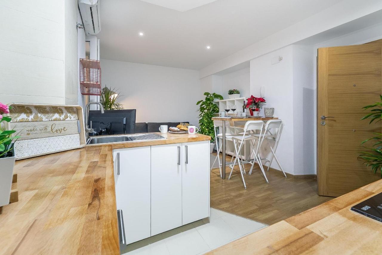 Central Malaga Apartment At Mitjana Plaza Екстериор снимка