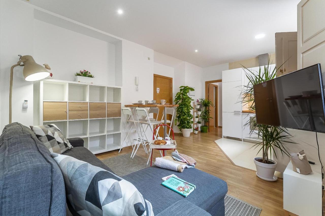 Central Malaga Apartment At Mitjana Plaza Екстериор снимка
